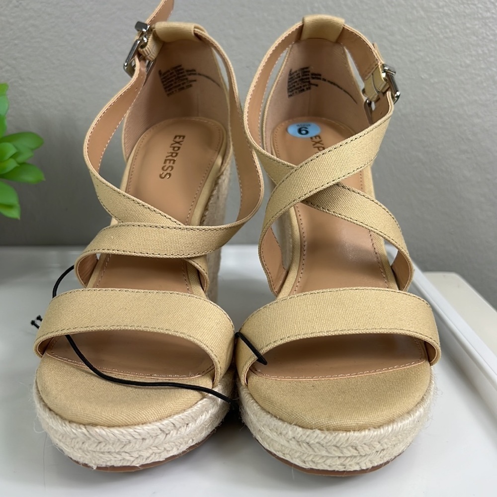 NWT Express Espadrille Wedge 6 Cream Cross Strap - Picture 2 of 12